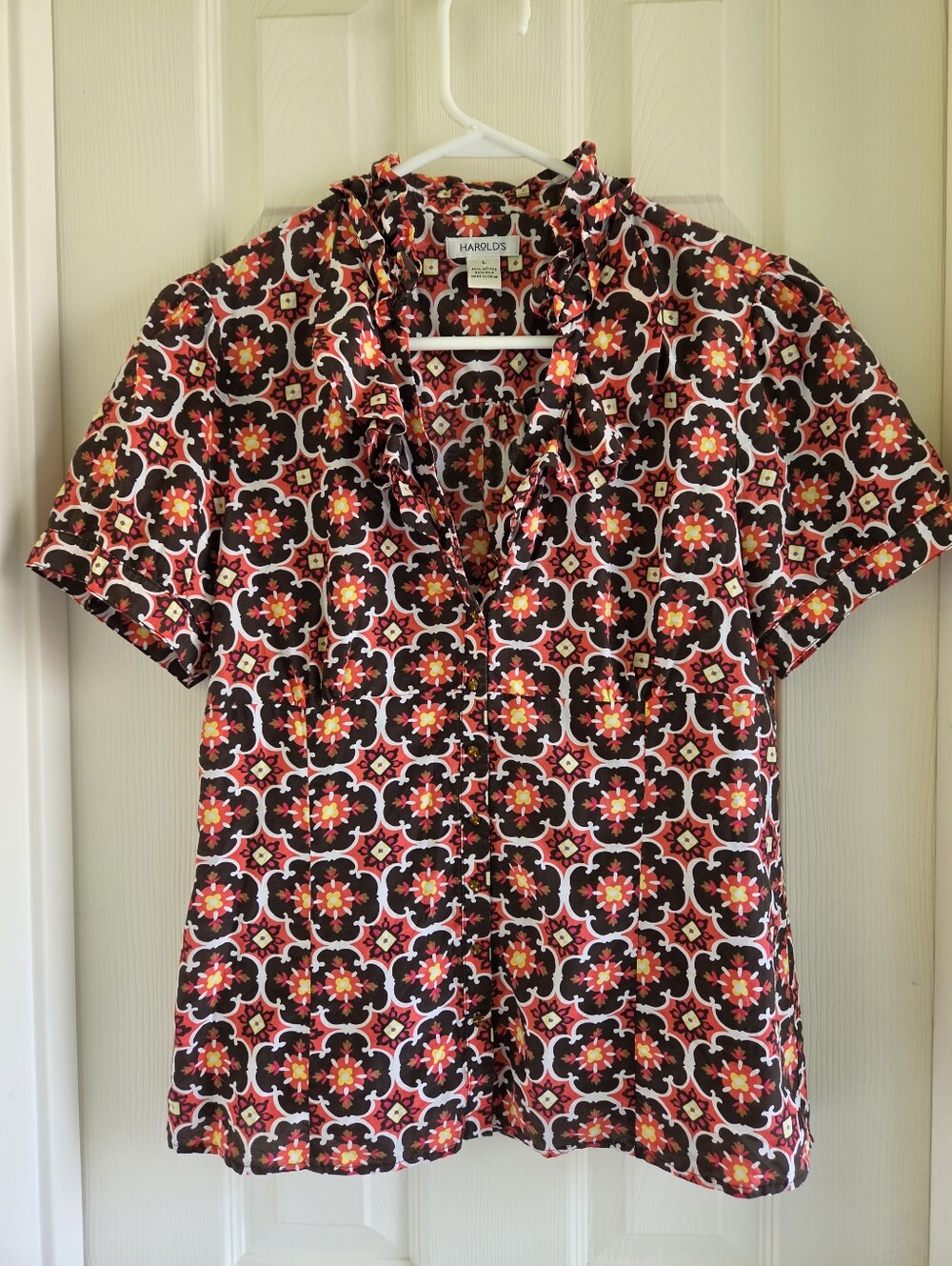Harold's Vintage Ruffle Neck Blouse Geometric‎ Tile Print Short Sleeve Top Sz M